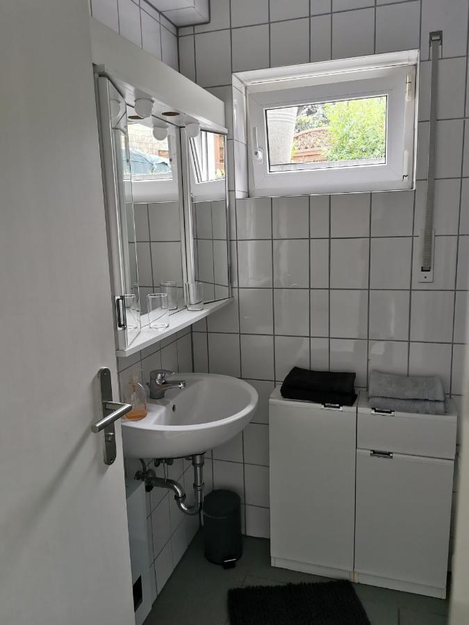 Souterrain-Wohnung Mit Kostenlosem Stellplatz Lipcse Kültér fotó