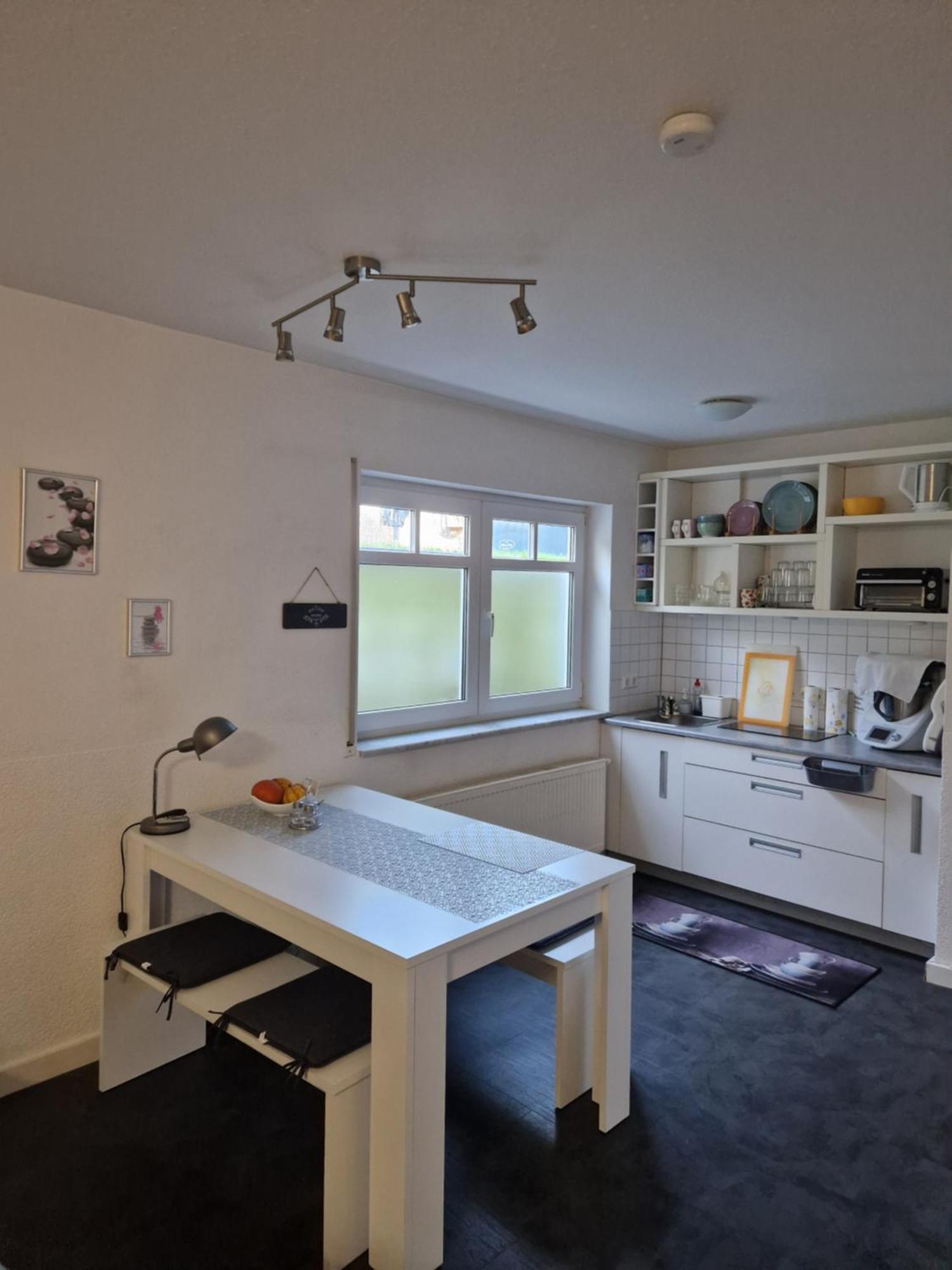 Souterrain-Wohnung Mit Kostenlosem Stellplatz Lipcse Kültér fotó