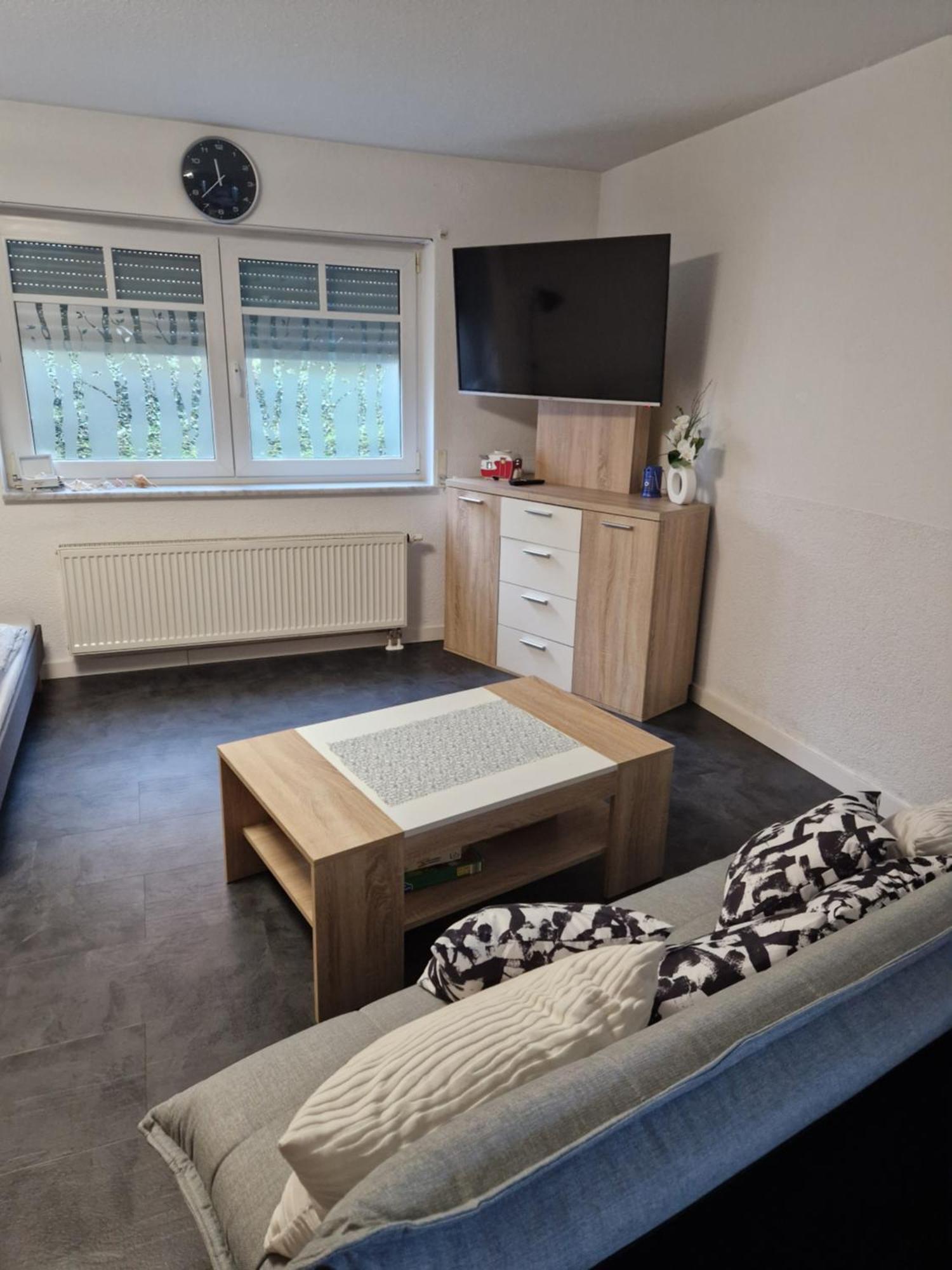 Souterrain-Wohnung Mit Kostenlosem Stellplatz Lipcse Kültér fotó